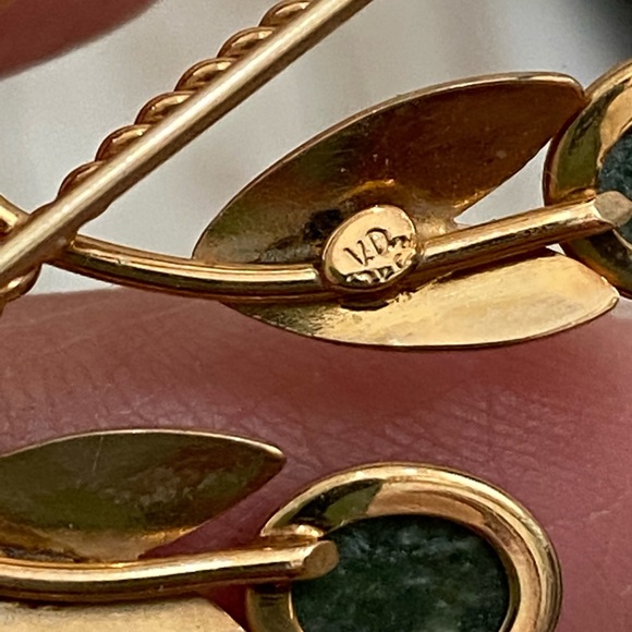 Vintage VD Signed 12K GF Gold Vermeil Flower Bell Drop Jade Green Stone Brooch - Picture 8 of 10